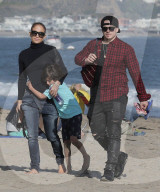 EXKLUSIV - Jennifer Lopez verbringt einen Nachmittag mit Casper Smart und den Kindern am Strand