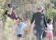 EXKLUSIV - Jennifer Lopez verbringt einen Nachmittag mit Casper Smart und den Kindern am Strand