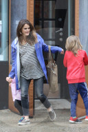 PEOPLE - Hochschwangere Keri Russel mit ihren Kindern unterwegs
