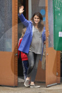 PEOPLE - Hochschwangere Keri Russel mit ihren Kindern unterwegs