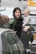 PEOPLE - Schwangere Liv Tyler mit ihren Kindern unterwegs