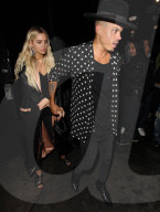 PEOPLE - The Place to be: Promis besuchen den 'Nice Guy Club' in West Hollywood