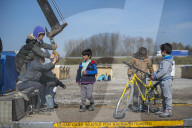 NEWS - Neue Flüchtlingsunterkünfte in Grande Synthe, Nordfrankreich