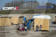NEWS - Neue Flüchtlingsunterkünfte in Grande Synthe, Nordfrankreich
