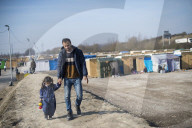 NEWS - Neue Flüchtlingsunterkünfte in Grande Synthe, Nordfrankreich