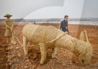 FEATURE - Stroh Kunst in der chinesischen Landschaft
