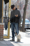 PEOPLE - Edward Norden geht mit seinem Hund gassi