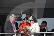 PEOPLE - Ist Zara Phillips wieder schwanger?