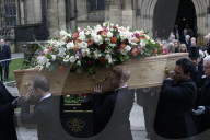 PEOPLE - "Coronation Street"-Erfinder wird zu Grabe getragen