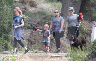 PEOPLE - Wandervögel:  Reese Witherspoon mit Familie