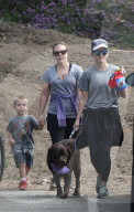 PEOPLE - Wandervögel:  Reese Witherspoon mit Familie