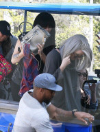EXKLUSIV - Die Kardashian-"Weiber" gehen verkleidet auf Sightseeing-Tour