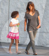 PEOPLE - Halle Berry bringt Nahla an eine Geburtstagsparty