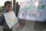 NEWS - Flüchtlinge in Idomeni protestieren gegen die Grenzschliessung von Mazedonien