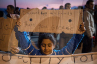 NEWS - Flüchtlinge in Idomeni protestieren gegen die Grenzschliessung von Mazedonien