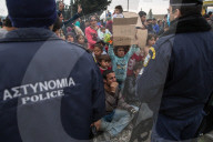 NEWS - Flüchtlinge an der griechisch-mazedonischen Grenze bei Idomeni