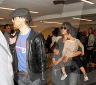 PEOPLE - Halle Berry und Olivier Martinez vereisen gemeinsam mit den Kindern