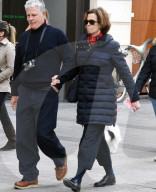 EXKLUSIV - Vor lauter Romantik etwas schwache Knie: Sigourne Weaver stŸrchelt in Paris