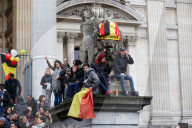 NEWS - Terror in Brüssel: Die Menschen gedenken der Opfer
