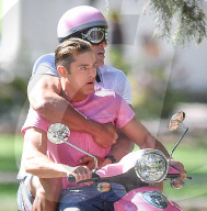 EXKLUSIV - Zac Efron und Dwayne Johnson bei den Dreharbeiten zu "Baywatch"