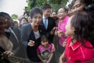 NEWS - Bangkok: Yingluck Shinawatra auf dem Weg zur AnhÃ¶rung