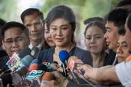 NEWS - Bangkok: Yingluck Shinawatra auf dem Weg zur AnhÃ¶rung