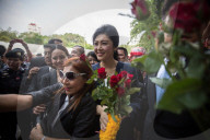 NEWS - Bangkok: Yingluck Shinawatra auf dem Weg zur AnhÃ¶rung