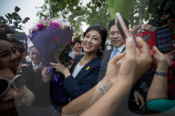 NEWS - Bangkok: Yingluck Shinawatra auf dem Weg zur AnhÃ¶rung