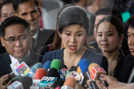 NEWS - Bangkok: Yingluck Shinawatra auf dem Weg zur AnhÃ¶rung