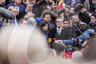 NEWS - Terror in Brüssel: Schweigeminute und Blumen für die Opfer