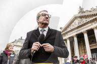 NEWS - Terror in Brüssel: Schweigeminute und Blumen für die Opfer