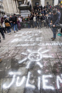 NEWS - Terror in Brüssel: Schweigeminute und Blumen für die Opfer