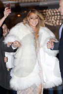PEOPLE - Miss Polyester: Mariah Carey im "Fluff-Puff" Mantel in London unterwegs