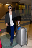 PEOPLE - Cara Delevingne landet am Flughafen JFK