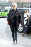 PEOPLE - Lady in Black: Jennifer Lawrence in New York unterwegs