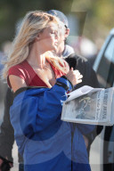 PEOPLE - Kelly Rohrbach hat Zeit für News auf dem Filmset