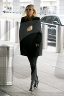 PEOPLE - Gwyneth Paltrow eingepackt in New York unterwegs