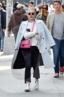 PEOPLE - Dakota Fanning in New York unterwegs