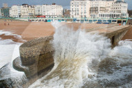 NEWS - England: Sturm "Katie" wütet über Grossbritannien