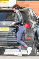 PEOPLE - Emma Stone trägt hautenge Leggins zum Fitness