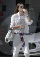 PEOPLE - Alessandra Ambrosio geht shoppen