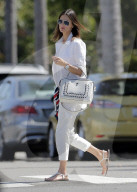 PEOPLE - Alessandra Ambrosio geht shoppen