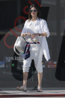 PEOPLE - Alessandra Ambrosio geht shoppen