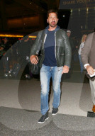 EXKLUSIV - Gerard Butler mit neuer Freundin am Flughafen von LA