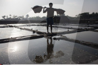 REPORTAGE - Indonesien: Trinkwassermangel wegen steigendem Meeresspiegel auf Kutubdia