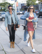 PEOPLE - Lily Adridge und Behati Prinsloo in West Hollywood unterwegs
