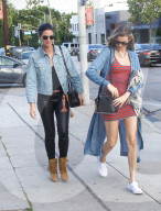 PEOPLE - Lily Adridge und Behati Prinsloo in West Hollywood unterwegs