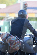 EXKLUSIV - David Beckham mit dem Töff und Gepäck unterwegs