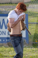 EXKLUSIV - KJ Apa bei Dreharbeiten zu 'Riverdale'