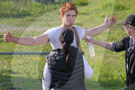 EXKLUSIV - KJ Apa bei Dreharbeiten zu 'Riverdale'